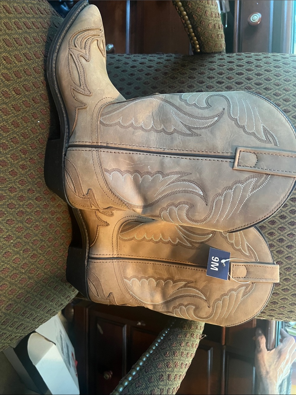 Tan Western Cowboy Boots with Decorative Stitching Never Worn NWT S116